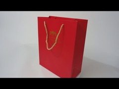 συσκευασία τσάντας χαρτιού με το λογότυπο του κατασκευαστή